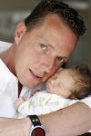 Capelle aan de Ijssel 12 juni 2007
Rob Geus met zijn vrouw en hun baby / dochter Esmee.