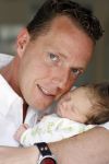 Capelle aan de Ijssel 12 juni 2007
Rob Geus met zijn vrouw en hun baby / dochter Esmee.