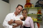 Capelle aan de Ijssel 12 juni 2007
Rob Geus met zijn vrouw en hun baby / dochter Esmee.