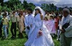 Rio de Janeiro Brazilie 21 Oktober 1988, Trouwen romario met zijn eerste vrouw Monica op de penaltystip waar hij als jeugdig spelertje voetbalde