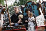 Kaatsheuvel 17 juni 2007
Sharon Dijksma met man en kin deren in de efteling.