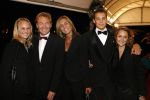 Utrecht 6 oktober 2006
Uitreiking gouden kalveren.
Laurens Klaver met zijn vrouw en dochters Melody Klaver met haar vriend, de omgekomen soldaat Timo Smeehuijzen en haar zus ... Klaver