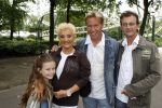 Kaatsheuvel 17 juni 2007
Bn ers in de efteling. Ton en Hanny Veerkamp met zoon en kleindochter