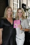 Naarden 21 mei 2007
Presentatie boek Supermom's stijlgids van Vivian Ewbank Reijs in het Arsenaal. Vivian met zwangere Fiona Heering