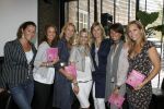 Naarden 21 mei 2007
Presentatie boek Supermom's stijlgids van Vivian Ewbank Reijs in het Arsenaal. Vivian Met Quinty Trustfull Anouk Smulders Vivian Slingerland Leontine Borsato Tanja Jess en Renee Vervoorn
