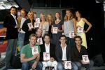 Amsterdam 15 mei 2007
Presentatie dvd voetbalvrouwen in de amsterdam arena. Bartina Koeman en Wilfred Genee en Lone v Roosendaal Nicolette v Dam Mike Weerts Sophie v Oers Victor Low Kimberly Klaver Mark v Eeuwen Frans v Deursen Saskia v d Heide en Barry Astma