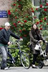 Amsterdam 11 mei 2007
Wessel v Diepen met Irene v d Laar achter de kinderwagen in Amsterdam.