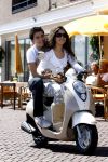 Volendam 20 juni 2007
Jan Smit en Yolanthe Cabau v Kasbergen  op scooter op de dijk