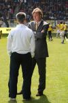 Arnhem, 20 April 2008 Kompetitiewedstrijd Vitesse-PSV, eindstand 0-1 Seizoen 2007/2008
PSV Landskampioen
Trainer Aad de Mos in gesprek met collega Sef Vergoossen