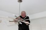 Vlaardingen 2 april 2009
Aad v Toor aan het klussen in zijn nieuwe appartement.
Peter Smulders bv