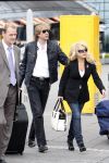 Schiphol 1 mei 2008
Patricia Paay en Adam Curry arriveren vanuit Londen op schiphol voor opnames van Holland s got talent. Ze worden door een chauffeur opgehaald.
Peter Smulders bv