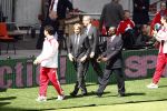 Amsterdam 10 mei 2009
Ajax-fc twente in de arena. De harde kern ajax supporters komt de eerste helft niet kijken en heeft spanddoeken opgehangen om te protesteren tegen het beleid bij ajax. Adri Koster kampioen met het 2e elftal
Peter Smulders bv