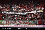 Amsterdam 10 mei 2009
Ajax-fc twente in de arena. De harde kern ajax supporters komt de eerste helft niet kijken en heeft spanddoeken opgehangen om te protesteren tegen het beleid bij ajax.
Peter Smulders bv