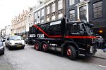 Amsterdam 16 januari 2008
Vuilniswagen van weight watchers rijdt over pc hooftstraat met daarin div afslankboeken waaronder die van Sonja Bakker.