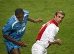 Amsterdam, 30 Januari 2008 Kompetitiewedstrijd AJAX-PSV, eindstand 0-2
Seizoen 2007/2008
Alcides in duel met Kennedy