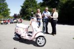 Amsterdam 12 mei 2009
Het blad Grazia organiseert samen met vespa scooters een leuke rally door amsterdam heen. vespa direkteur Alex v d Hof met blond oprichtsters Janneke Droge en Femke v Geffen
Peter Smulders bv