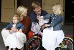 Den Haag 26 juni 2007
Fotomoment met Prins Willem Alexander Maxima Prinses Amalia Alexia en Ariane bij de koninklijke stallen. Prinses Alexia viert haar 2e verjaardag.