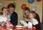 Den Haag 26 juni 2007
Fotomoment met Prins Willem Alexander Maxima Prinses Amalia Alexia en Ariane bij de koninklijke stallen. Prinses Alexia viert haar 2e verjaardag.
