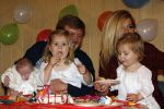 Den Haag 26 juni 2007
Fotomoment met Prins Willem Alexander Maxima Prinses Amalia Alexia en Ariane bij de koninklijke stallen. Prinses Alexia viert haar 2e verjaardag.