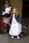 Den Haag 26 juni 2007
Fotomoment met Prins Willem Alexander Maxima Prinses Amalia Alexia en Ariane bij de koninklijke stallen. Prinses Alexia viert haar 2e verjaardag.