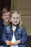 Den Haag 26 juni 2007
Fotomoment met Prins Willem Alexander Maxima Prinses Amalia Alexia en Ariane bij de koninklijke stallen. Prinses Alexia viert haar 2e verjaardag.