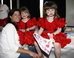 Amsterdam 23 april 2008
Presentatie nieuwe magazine Mama in hotel arena. Een zwangere Amanda Krabbe met dochters Jasmijn en Michelle  schrijft een colum voor mama
Peter Smulders bv