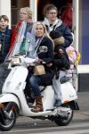 Amsterdam 15 januari 2009
Angela Kluivert met Justin op de vespa scooter
Peter Smulders bv