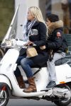 Amsterdam 15 januari 2009
Angela Kluivert met Justin op de vespa scooter
Peter Smulders bv