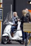 Amsterdam 15 januari 2009
Angela Kluivert met Justin op de vespa scooter
Peter Smulders bv