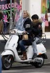 Amsterdam 15 januari 2009
Angela Kluivert met Justin op de vespa scooter
Peter Smulders bv