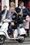 Amsterdam 15 januari 2009
Angela Kluivert met Justin op de vespa scooter
Peter Smulders bv