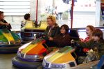 Blaricum   20 augustus 2008
Anita Witzier met dochter en zoon en vriendjes op de kermis in Blaricum.