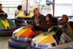Blaricum   20 augustus 2008
Anita Witzier met dochter en zoon en vriendjes op de kermis in Blaricum.