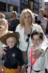 Amsterdam 10 juli 2005
Premiere Zoop in Tuschinski.
Anita v d Hoeven met kinderen