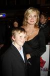 Amsterdam 7 oktober 2007
Anneke Blok met zoon  bij premiere Alles is liefde in Tuschinski