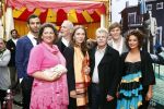 Amsterdam 3 mei 2009
Premiere van de laatste dagen van Emma blank in het ketelhuis. cast met Marlies Heuer Annet Malherbe Gene Bervoets Marwan Kenzari Eva v d Wijdeven Gijs Naber en Alex v Warmerdam
Peter Smulders bv