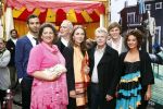 Amsterdam 3 mei 2009
Premiere van de laatste dagen van Emma blank in het ketelhuis. cast met Marlies Heuer Annet Malherbe Gene Bervoets Marwan Kenzari Eva v d Wijdeven Gijs Naber en Alex v Warmerdam
Peter Smulders bv