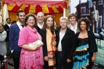 Amsterdam 3 mei 2009
Premiere van de laatste dagen van Emma blank in het ketelhuis. cast met Marlies Heuer Annet Malherbe Gene Bervoets Marwan Kenzari Eva v d Wijdeven Gijs Naber en Alex v Warmerdam
Peter Smulders bv