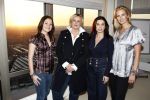 Amsterdam 31 maart 2008
Rossana Lima Anouk Smulders irene Avogabri en Ghislaine Roth bij presentatie mari v d Ven.
Peter Smulders bv
