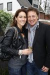 Edam 4 april 2008
Frank de Boer opent samen met zijn vrouw Helen een wwonwinkel in Edam. Zijn 3 kinderen zijn er natuurlijk ook bij. Armando Borsato met vriendin