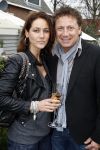 Edam 4 april 2008
Frank de Boer opent samen met zijn vrouw Helen een wwonwinkel in Edam. Zijn 3 kinderen zijn er natuurlijk ook bij. Armando Borsato met vriendin