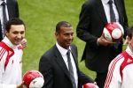 Amsterdam 10 mei 2009
Ajax-fc twente in de arena. De harde kern ajax supporters komt de eerste helft niet kijken en heeft spanddoeken opgehangen om te protesteren tegen het beleid bij ajax.
Peter Smulders bv Aron Winter