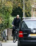 Amsterdam 7 november 2007
Man Astrid Joosten op fiets.