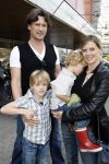 Amsterdam 7 oktober 2007
Premiere Matroos in de doos in de meervaart. Babette v Veen met Bas Westerweel en hun kinderen