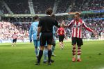 Eindhoven, 13 April 2008 Kampioenswedstrijd PSV-FC Twente, eindstand 1-1 Seizoen 2007/2008. PSV daardoor nog niet kampioen.
Balasz Dzsudzsak in gesprek met Jan Wegereef