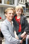 Amsterdam 12 april 2008
Barry Atsma met vriendin bij morrison krijgt een zusje premiere.