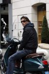 Amsterdam 28 april 2009
Bart Ettekoven op zijn vespa scooter
Peter Smulders bv