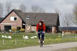 Weesp Hilversum 14 maart 2008
Beau v Erven Dorens gaat op de wielrenfiets naar de opnames  voor televisie.
Peter Smulders bv