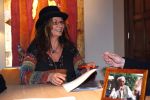 Doorn 11 januari 2008
Belinda Meuldijk tekent kontrakt voor musical Pipo.