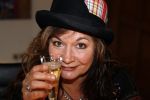 Doorn 11 januari 2008
Belinda Meuldijk tekent kontrakt voor musical Pipo.